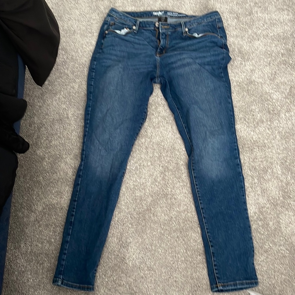 Curvy skinny jeans
